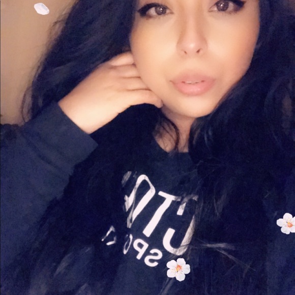 Meet your Posher, Julie - Picture 3 of 3